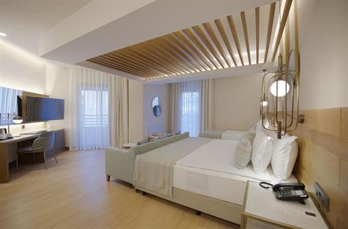 Miramare Beach Hotel - SUPERIOR CORNER ROOM - 248573