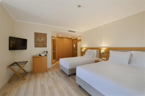 Miramare Queen Hotel - Family Garden Building - 248630