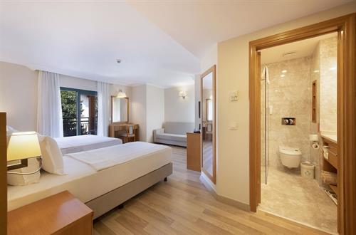 Miramare Queen Hotel - STANDARD FAMILY ROOM - 224543