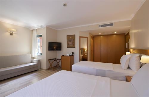 Miramare Queen Hotel - STANDARD FAMILY ROOM - 224544