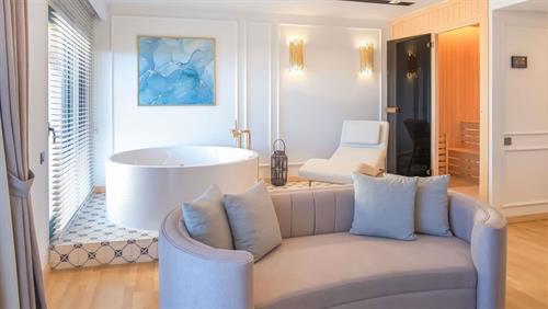 Miramare Queen Hotel - Suite With Jacuzzi & Sauna - 224551