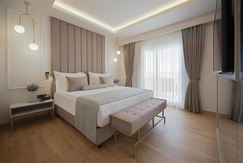 Miramare Queen Hotel - Suite With Jacuzzi & Sauna - 224553
