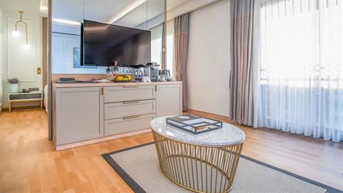 Miramare Queen Hotel - Suite With Jacuzzi & Sauna - 224555