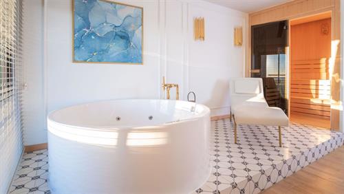 Miramare Queen Hotel - Suite With Jacuzzi & Sauna - 248629