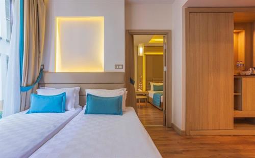 Orka Lotus Beach - FAMILY ROOM LAND VIEW - 223345