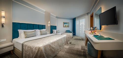 Pine Beach Belek - MAIN BUILDING FAMILY ROOM - 222510