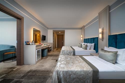 Pine Beach Belek - MAIN BUILDING FAMILY ROOM - 249183