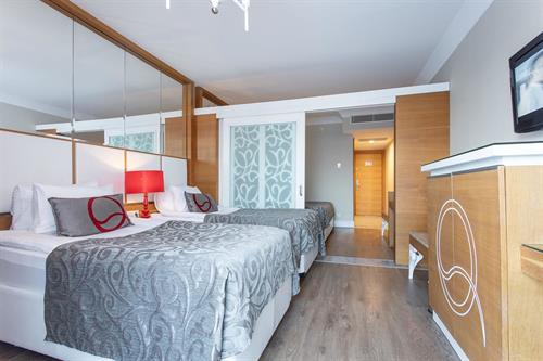 Q Premium Resort - Family Room - 205439