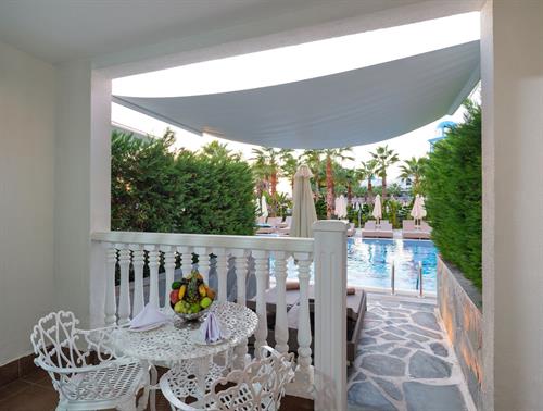 Rubi Platinum Spa Resort & Suites - DELUXE POOL ROOM - 226467
