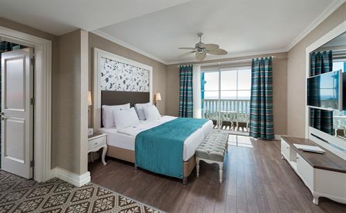 Rubi Platinum Spa Resort & Suites - King Suite Sea View - 226468