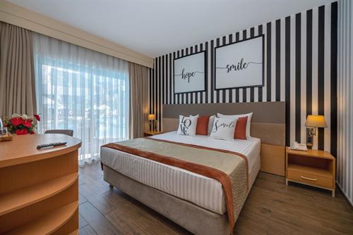 Selectum Family Resort Side - Lake House Suite Room Swim Up - 242924