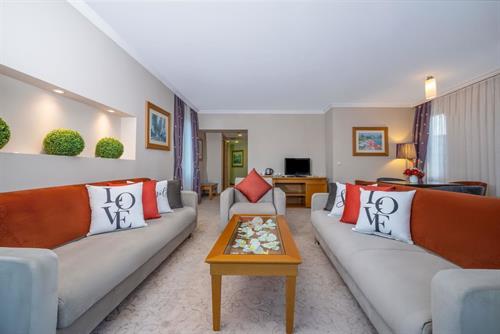 Selectum Family Resort Side - Main Bulding Suite Room - 242908