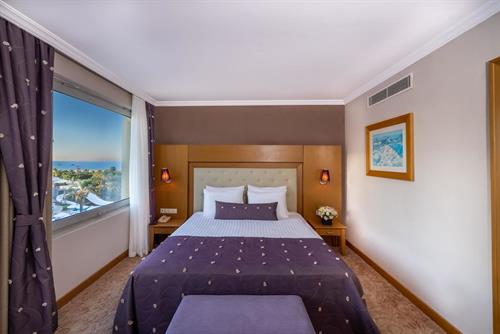 Selectum Family Resort Side - Main Bulding Suite Room - 242909
