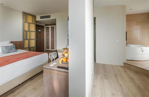 Sherwood Dreams Resort - Deluxe Jacuzzi Room Land View - 227270