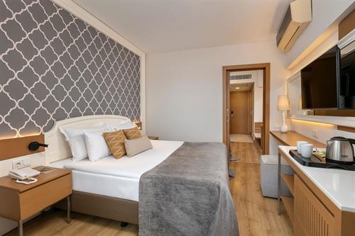 Sherwood Exclusive Lara - JUNIOR FAMILY ROOM - 227372