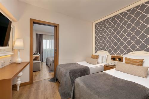 Sherwood Exclusive Lara - JUNIOR FAMILY ROOM - 227373