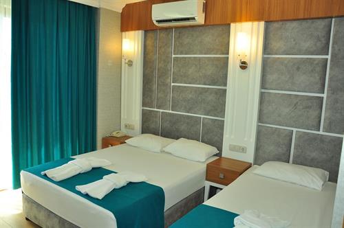 Side Yesiloz Hotel - STANDARD POOL VIEW ROOM - 201115