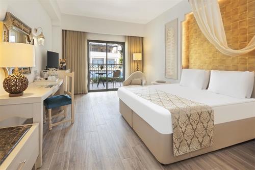 Spice Hotel & Spa - SWIM UP ROOM - 241000
