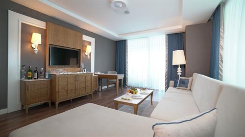 Sueno Hotels Deluxe Belek - SUPERIOR SUITE ROOM SEA VIEW & JACUZZI - 222296