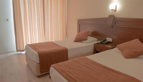 Sun Beach Park & Spa - Family Room - 221443