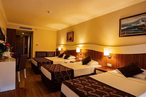 Throne Beach Resort & Spa - FAMILY LARGE ROOM - 206214