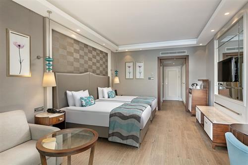 Titanic Deluxe Belek - FAMILY SWIM UP - 243769