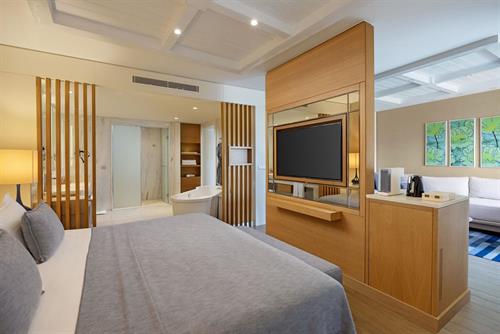 Titanic Luxury Collection Bodrum - Deluxe Room Swim Up - 241679