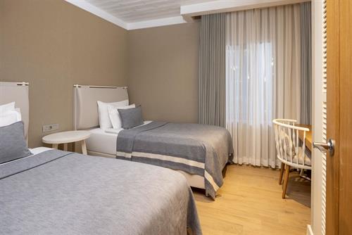 Titanic Luxury Collection Bodrum - Family Suite Swimup - 241671