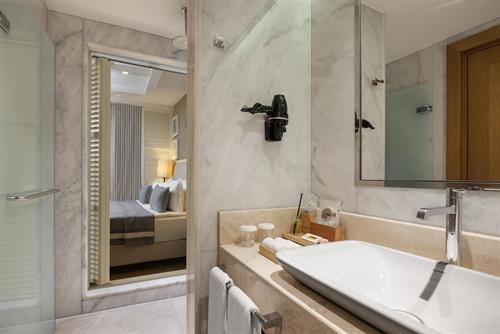 Titanic Luxury Collection Bodrum - Family Suite Swimup - 241674