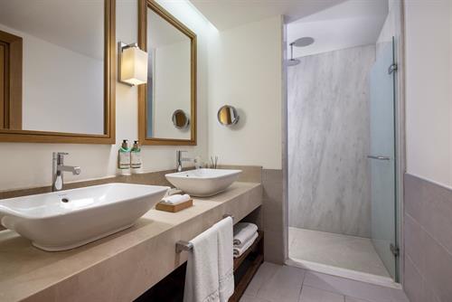 Titanic Luxury Collection Bodrum - SUPERIOR SWIM UP ROOM - 241667