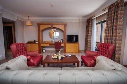 Utopia World Hotel - CORNER SUITE - 183805