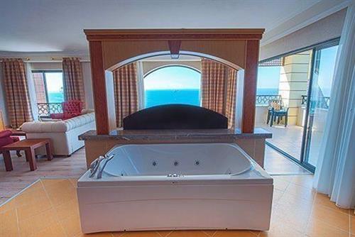 Utopia World Hotel - CORNER SUITE - 183806