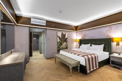 Utopia World Hotel - CORNER SUITE - 245141