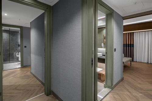 Utopia World Hotel - CORNER SUITE - 245143