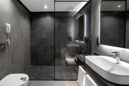 Utopia World Hotel - CORNER SUITE - 245144