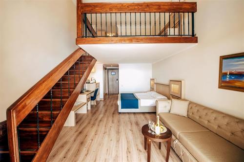Utopia World Hotel - PENTHOUSE SUITE - 245147