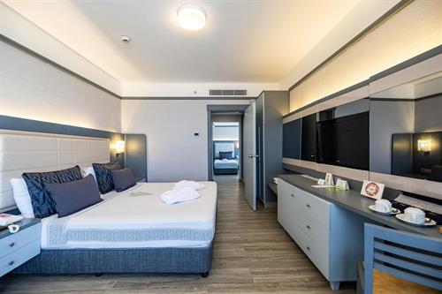 VONRESORT Golden Coast - FAMILY B (TWO ROOM) - 244635