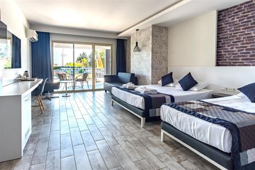 White City Beach Hotel (Adults Only 16+) - DELUXE ROOM - 228238