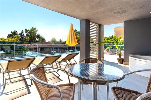 White City Beach Hotel (Adults Only 16+) - Premium Signature Room - 236915