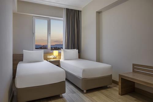 Wyndham Garden Lara - FAMILY SUITE - 250756