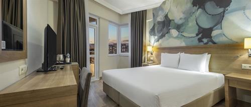 Wyndham Garden Lara - SUPERIOR ROOM - 250761