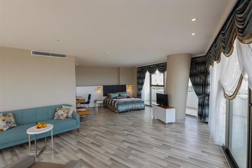 Xoria Deluxe Hotel - Suite Room Main Building - 231903