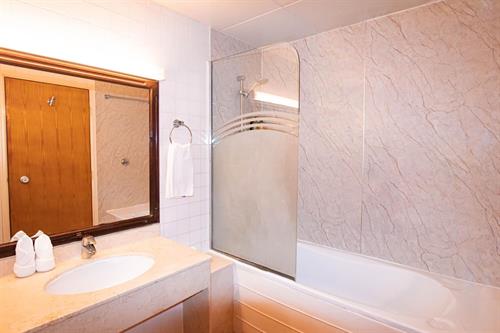 Bm Beach Hotel - DELUXE - 229575