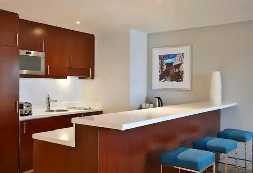 Hilton Dubai The Walk - JUNIOR SUITE COURTYARD VIEW - 218472