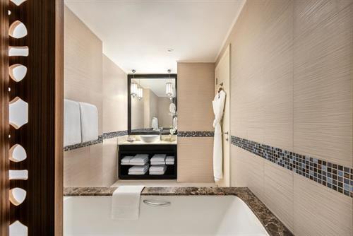 Oaks Ibn Battuta Gate Dubai - FAMILY SUITE - 235590