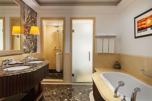 The Westin Dubai Mina Seyahi Beach Resort & Marina - Westin Club Suite - 205111