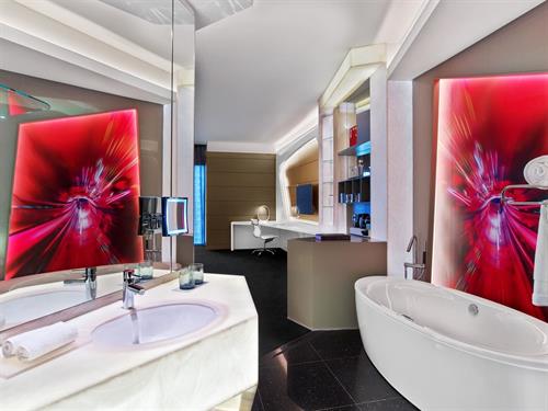 V Hotel Dubai, Curio Collection By Hilton - DELUXE ROOM - 187215