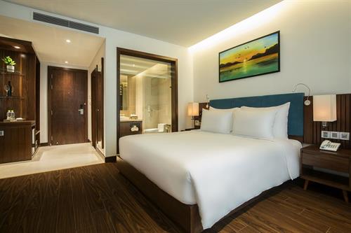 Maximilan Danang Beach Hotel - DELUXE ROOM - 202253