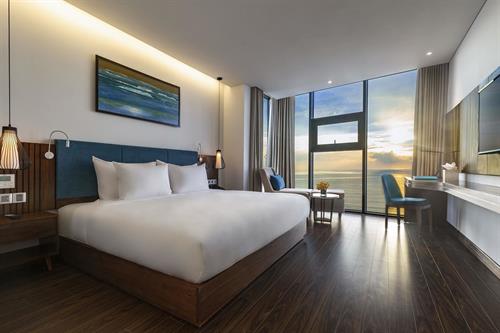 Maximilan Danang Beach Hotel - Pent-House Beachfront Diamond - 202262