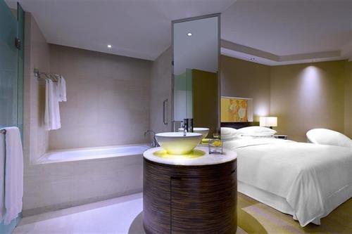 Sheraton Nha Trang Hotel & Spa - Junior Suite - 185380